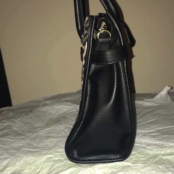 Brand new cheetah print purse. - Picture 5 of 7